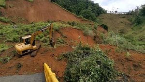 Imágenes de la vía afectada por derrumbe en Rosas (Cauca).