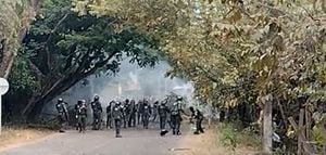 Enfrentamientos a las afueras de Neiva entre el Esmad y la comunidad.