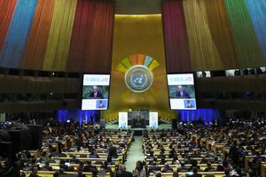 El secretario general de la ONU, Antonio Guterres, pronuncia un discurso durante un foro, el 18 de septiembre de 2023, en la sede de la ONU. (AP Foto/Richard Drew)