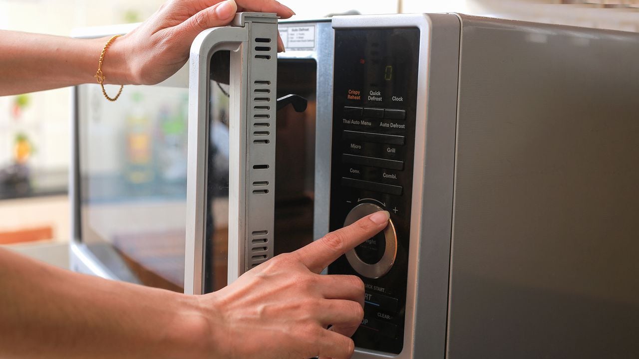 Listado de cosas que no se pueden meter a un horno microondas