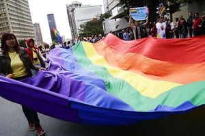 De ahora en adelante las parejas del mismo sexo podrán adoptar menores de edad sin que su orientación sexual sea un factor de impedimento.