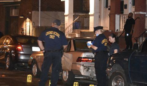 La policía acordonó la zona de la ciudad de Filadelfia donde ocurrió el tiroteo