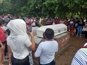 Funeral de Danna Liseth Montilla. Joven de 16 años bombardeada en Calamar, San José del Guaviare