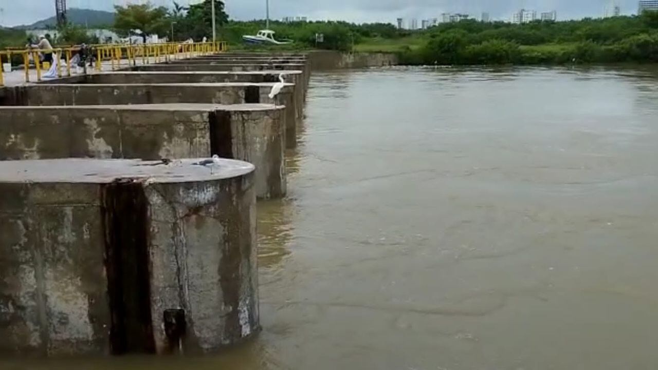 La apertura de las compuertas de La Bocana en Cartagena, ayudará a disminuir las inundaciones.