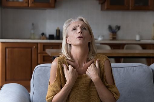 La menopausia quirúrgica pasa por los bajos niveles de estrógeno.