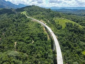 Entregan 25 kilómetros de la vía Bucaramanga - Barrancabermeja- Yondó
