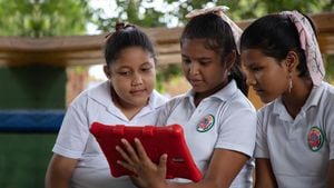 Claro por Colombia se fijó la meta de conectar 200 instituciones educativas en 2023 y elevar a 300 mil el número de estudiantes beneficiados.