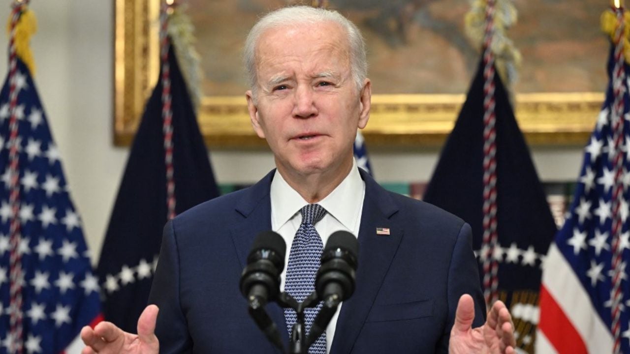 El presidente Joe Biden en plena alocución donde envió un mensaje de calma a los ciudadanos de su país