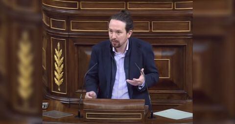 Pablo Iglesias, vicepresidente del gobierno de España, hablando desde el Parlamento de su país