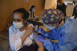 Vacunación contra la covid-19 en España, AP (AP Photo/Alvaro Barrientos, File)