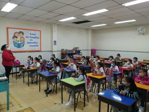 Desde este lunes 24 de enero, miles de jóvenes vuelven a sus colegios y escuelas en Colombia.