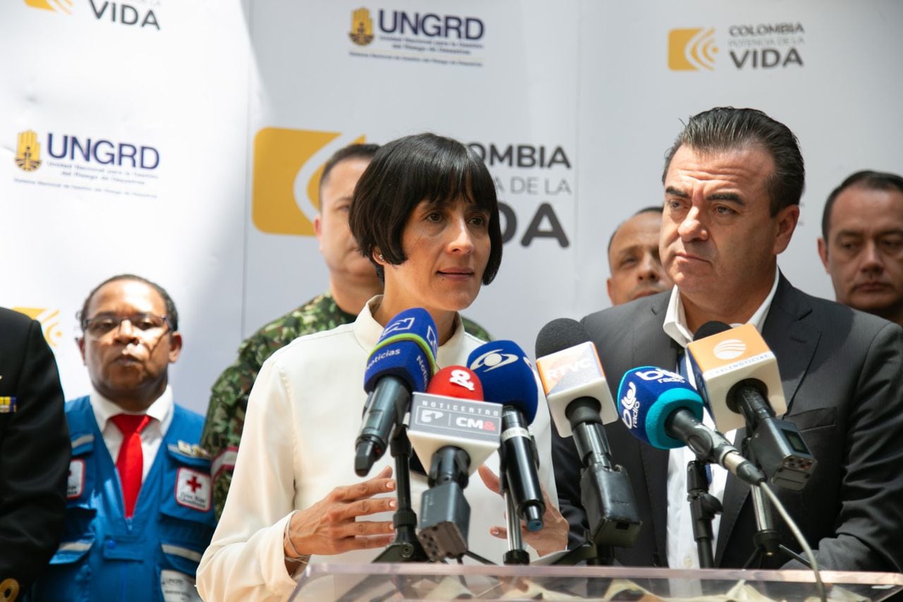 Ministra de Ambiente, Susana Muhamad y Olmedo López, director de la Unidad Nacional de Gestión del Riesgo de Desastres (UNGRD).