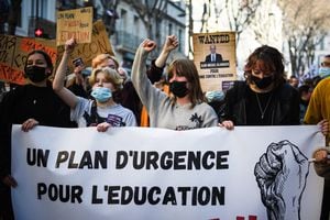 Tras las protestas de maestros en Francia, se espera que el 75 % de las escuelas no puedan abrir. (Photo by CLEMENT MAHOUDEAU / AFP)