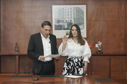 El ministro de las TIC, Mauricio Lizcano, presentó a  Nórida Rodríguez Muñoz como gerente del Sistema de Medios Públicos de Colombia, RTVC. Foto: Cortesía Mintic