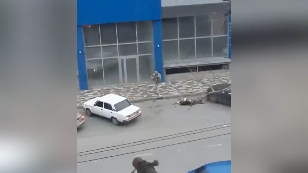 Tres muertos deja un tiroteo en un centro comercial de Rusia