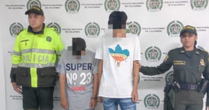 Dos jóvenes de 23 y 18 años capturados por cargar con un cadáver desmembrado en Medellín.