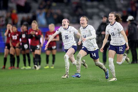 SAN DIEGO, CALIFORNIA - MARCH 06: Rose Lavelle #16, Emily Sonnett #14, and Tierna Davidson #12 of the United States celebrate after beating Canada 2-2 (3-1) in a penalty shoot-out during the 2024 Concacaf W Gold Cup semifinals at Snapdragon Stadium on March 06, 2024 in San Diego, California.   Sean M. Haffey/Getty Images/AFP (Photo by Sean M. Haffey / GETTY IMAGES NORTH AMERICA / Getty Images via AFP)