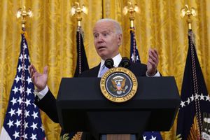 El presidente Joe Biden habla sobre los requisitos de la vacuna COVID-19 para los trabajadores federales en el East Room de la Casa Blanca en Washington, el jueves 29 de julio de 2021 (AP Photo / Susan Walsh).