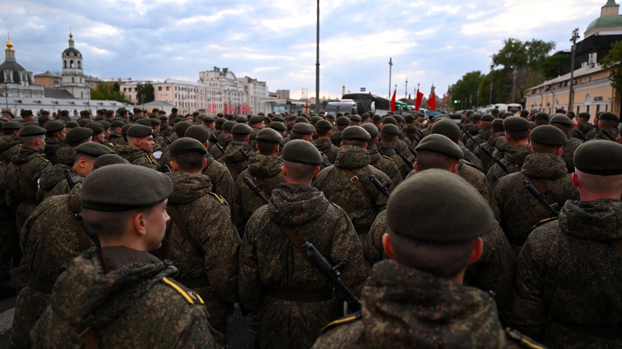 El ejército ruso niega estar retirándose de Ucrania. Foto: AFP.