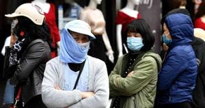 El coronavirus ha disparado la compra de máscaras protectoras en varios países de Asia. Foto: NHAC NGUYEN / AFP