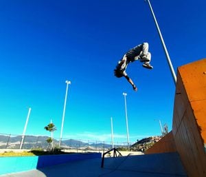 La muestra de parkour y BMX hace parte del show central en la visita al barrio Paraíso.