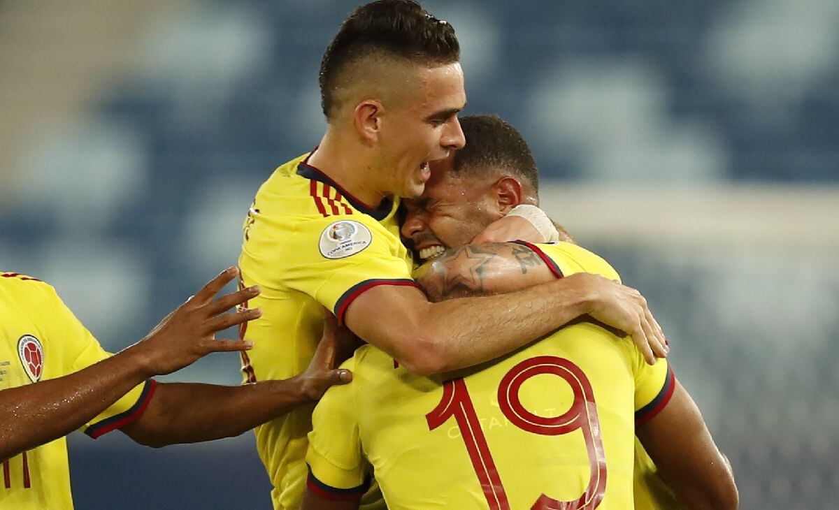 Rafael Santos Borré con la Selección Colombia