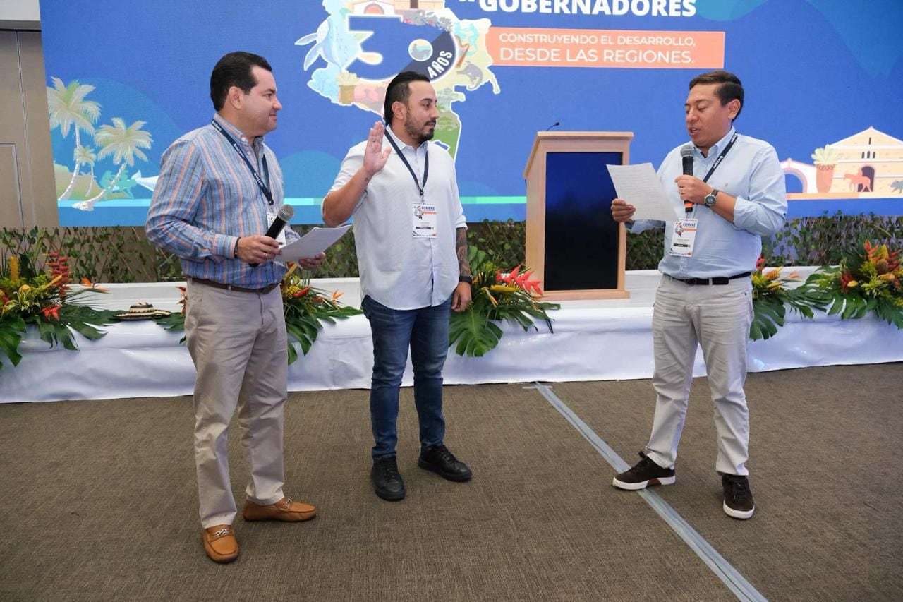 Didier Tavera, director ejecutivo de la FND; Juan Diego Patiño, gobernador de Risaralda; y Carlos Amaya, gobernador de Boyacá.