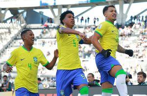 Brasil clasifica a los cuartos de final al vencer a Túnez