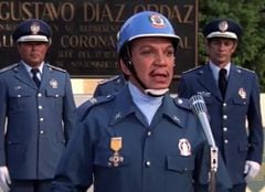 Cantinflas en la película Patrullero 777