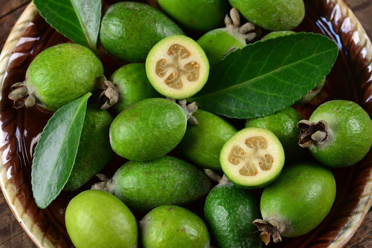 Este fruto contiene vitaminas y minerales que ayudan a mantener saludable los sistemas circulatorio y digestivo.