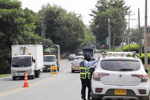 La Dirección de Tránsito y Transporte
de la Policía Nacional impuso 239 comparendos