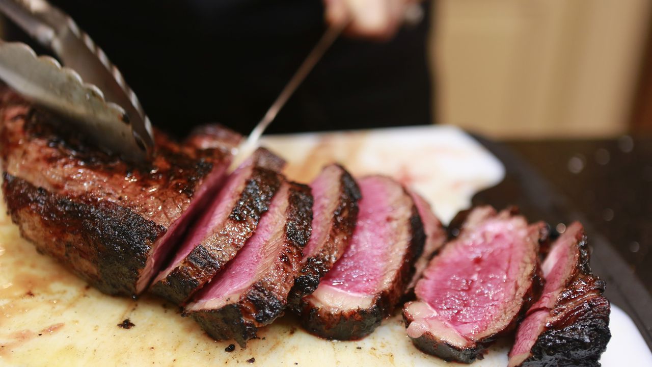 El consumo excesivo de carnes rojas puede provocar diferentes tipos de cáncer.