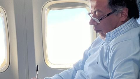 El presidente Gustavo Petro escribió el discurso en el avión.