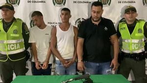 Los tres sujetos fueron capturados y sus rostros fueron revelados por la misma Policía.