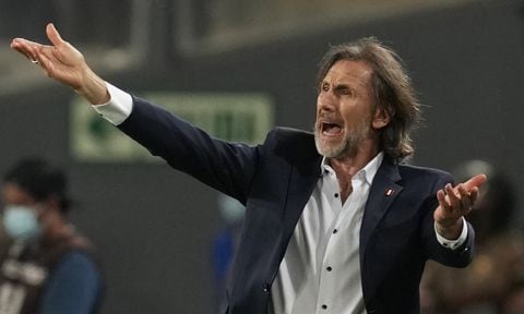 Peru's coach Ricardo Gareca reacts during a qualifying soccer match against Paraguay for the FIFA World Cup Qatar 2022 in Lima, Peru, Tuesday, March 29, 2022. (AP Photo/Martin Mejia)