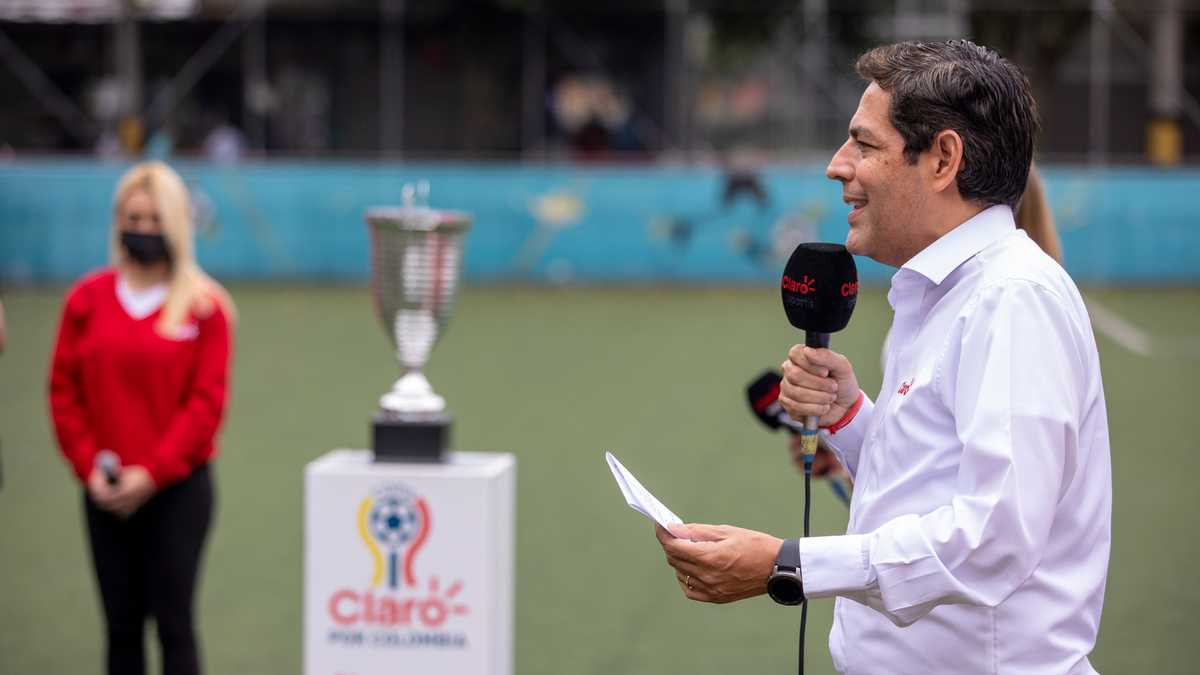 El presidente de Claro, Carlos Zenteno, explicó que con este torneo la empresa se propone darles valores a los niños y adolescentes participantes.