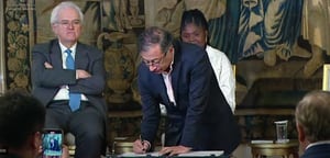 El presidente Gustavo Petro firmó la reforma tributaria