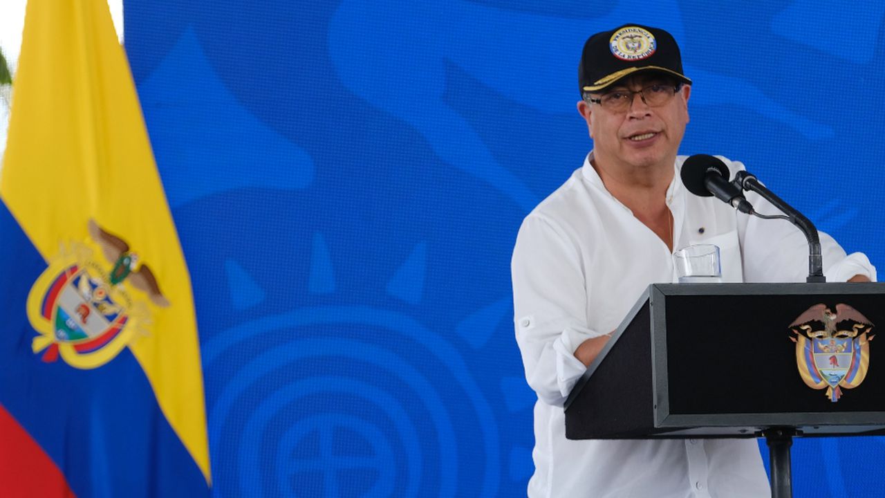 Presidente Gustavo Petro interviniendo en Asocapitales.