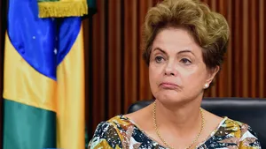 Rousseff votó en un colegio de la región e Pampulha, en Belo Horizonte, acompañada por diputados estatales de su partido.