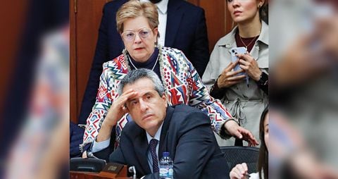  La ministra del Trabajo, Gloria Inés Ramírez, y el ministro del Interior, Luis Fernando Velasco, han liderado los debates en el Congreso. 