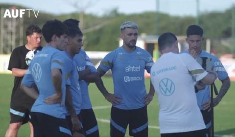 Selección de Uruguay en su práctica antes de enfrentar a Colombia en Barranquilla