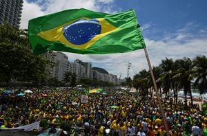 Electores de Jair Bolsonaro durante una manifestación a favor del político de derecha brasileño.
