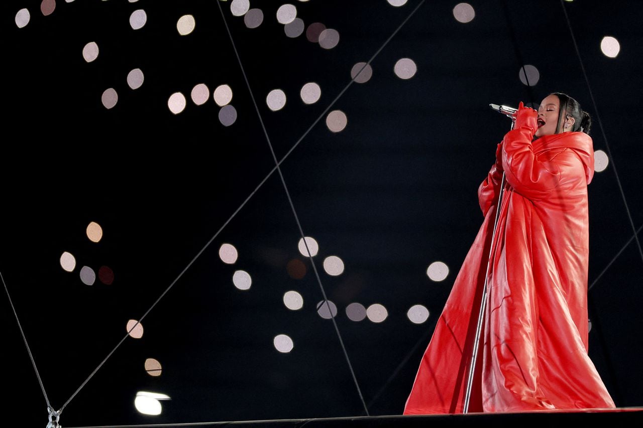 Rihanna en el Super Bowl. Foto: AFP.