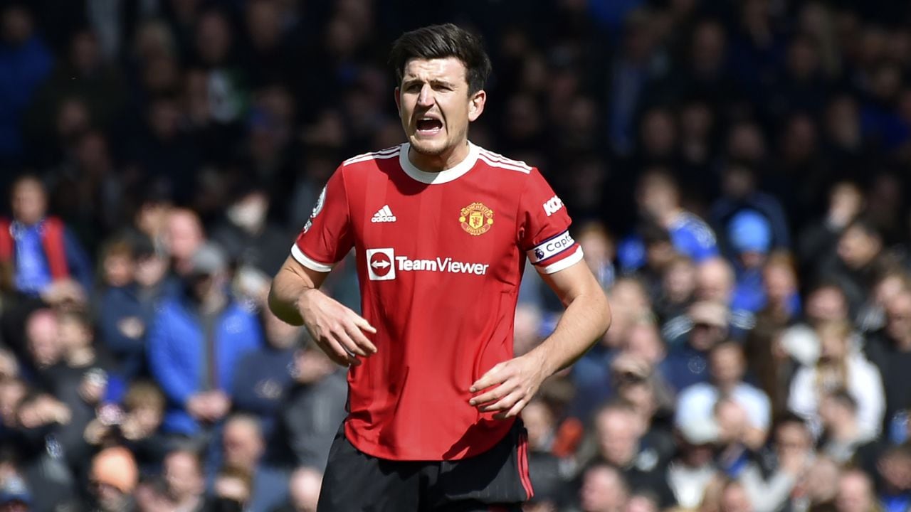 Manchester United's Harry Maguire shouts during the Premier League soccer match between Everton and Manchester United at Goodison Park, in Liverpool, England, Saturday, April 9, 2022. (AP/Rui Vieira)