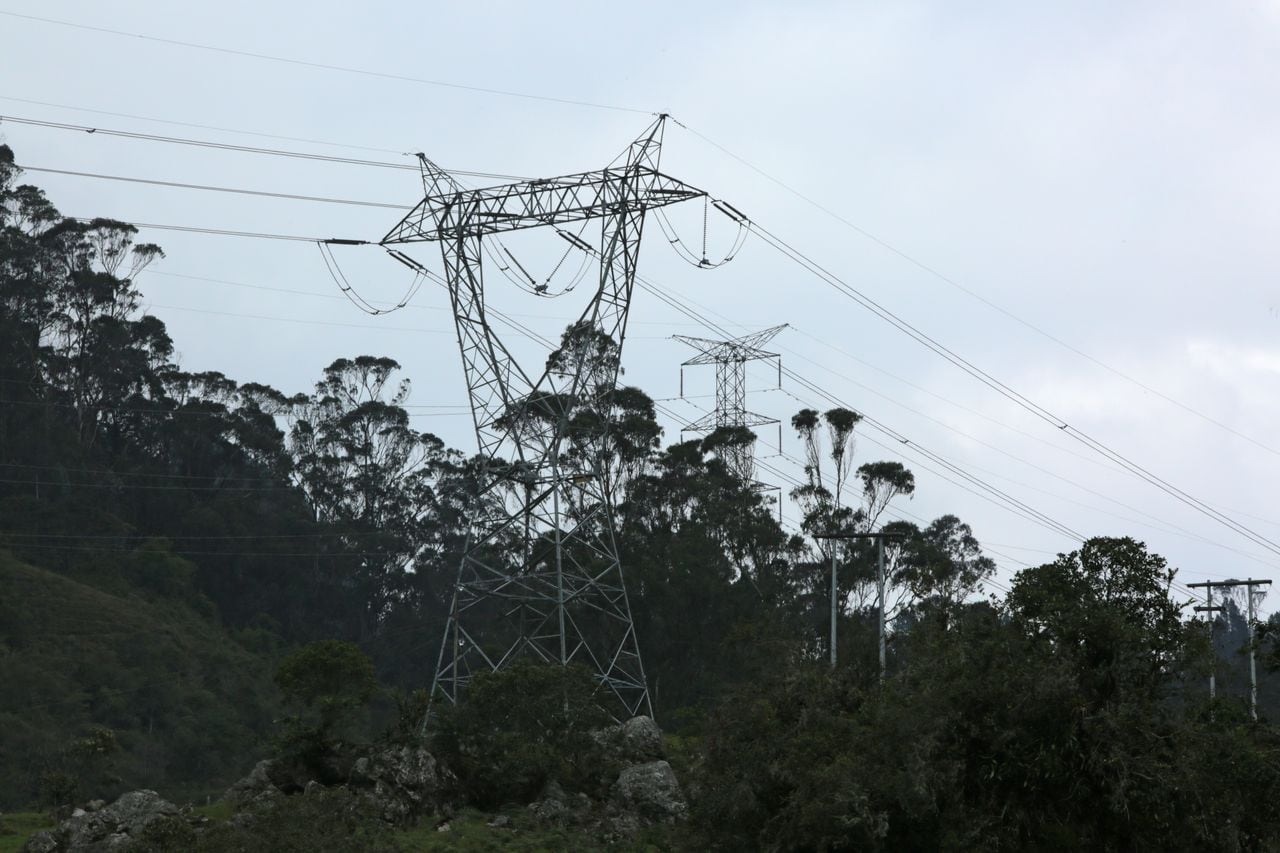 línea de transmisión eléctrica
 torres de alta tensión
Cundinamarca abril 3 del 2024
Foto Guillermo Torres Reina / Semana