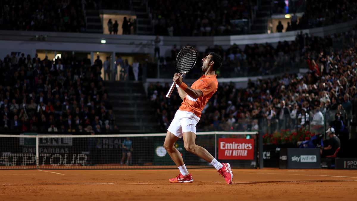 El serbio avanzó a semifinales del Masters 1000 de Roma y mantuvo el número 1 del ranking ATP.