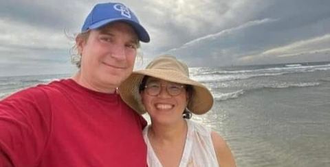 La pareja fue identificada como Corey Allen y Yeon-Su Kim, su esposa, de quienes no se tuvo conocimiento de su paradero desde el pasado sábado cuando realizaban un viaje en kayak frente a la costa de Puerto Peñasco en el Golfo de California, en un balneario ubicado a 63 millas (101,389 kilómetros) de la frontera con Estados Unidos.