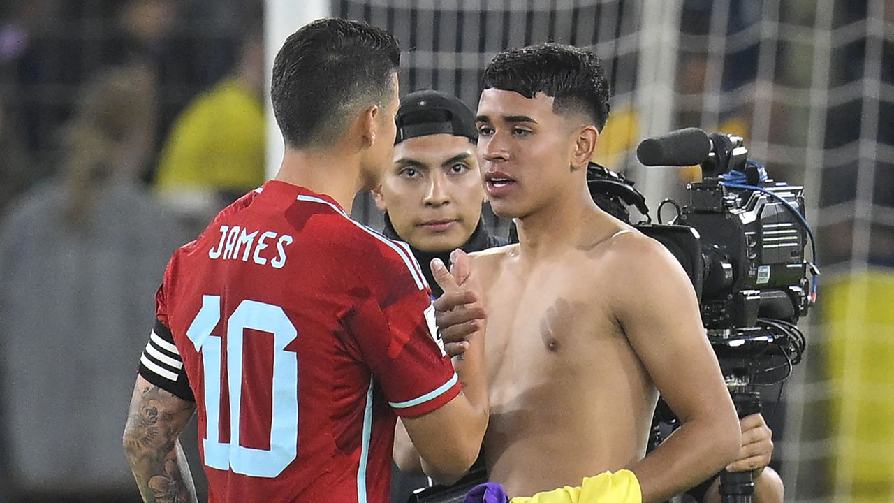 Colombia's midfielder James Rodriguez (L) and Ecuador's midfielder Kendry Paez exchange jerseys at the end of the 2026 FIFA World Cup South American qualification football match between Ecuador and Colombia at the Rodrigo Paz Delgado Stadium in Quito, on October 17, 2023. (Photo by Rodrigo BUENDIA / AFP)