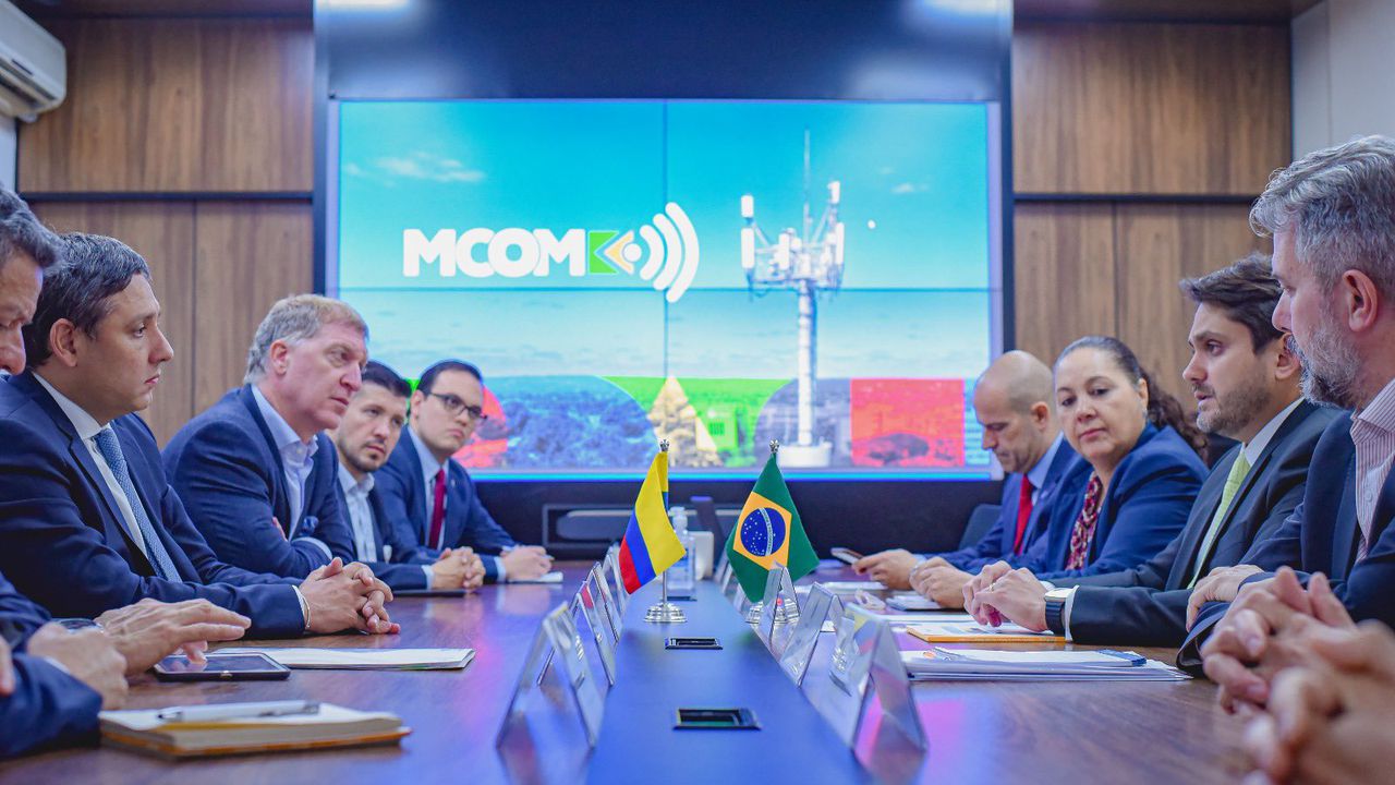El ministro Mauricio Lizcano informó que Colombia y Brasil firmarán convenio para conectar al Amazonas con Internet de fibra óptica