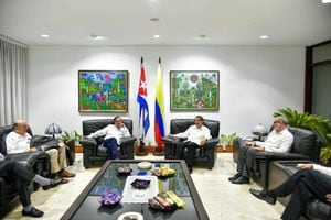El mandatario de los colombianos llegó a La Habana para firmar el acuerdo del cese al fuego bilateral con la guerrilla del ELN. Imágenes: Presidencia de la República.